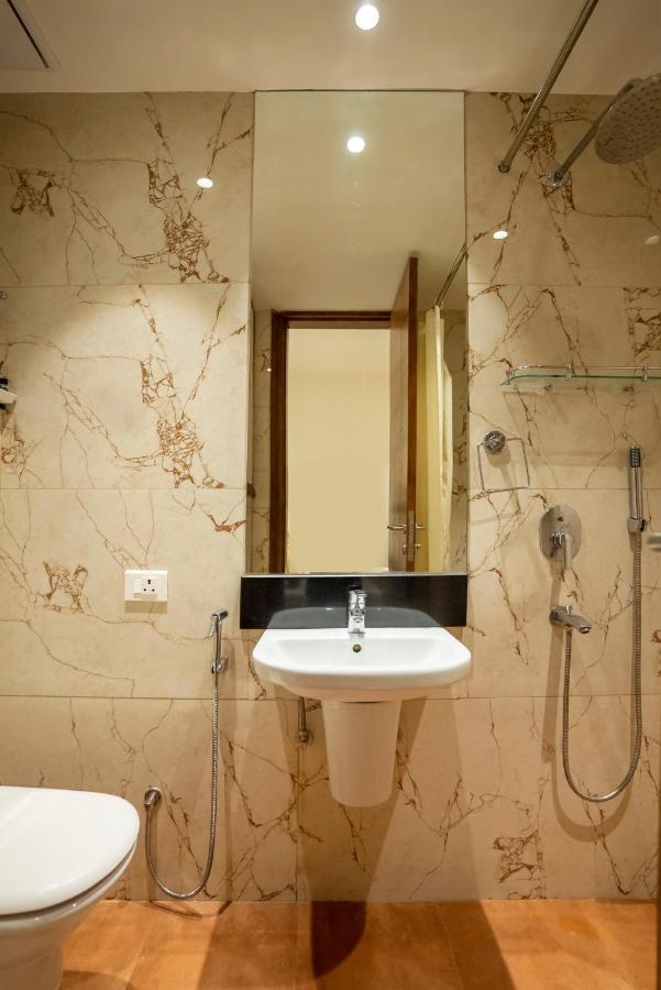 Celebrant Hotel Varanasi Exterior foto